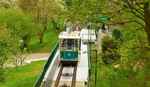 Turistické cíle v Praze: Lanovka na Petřín